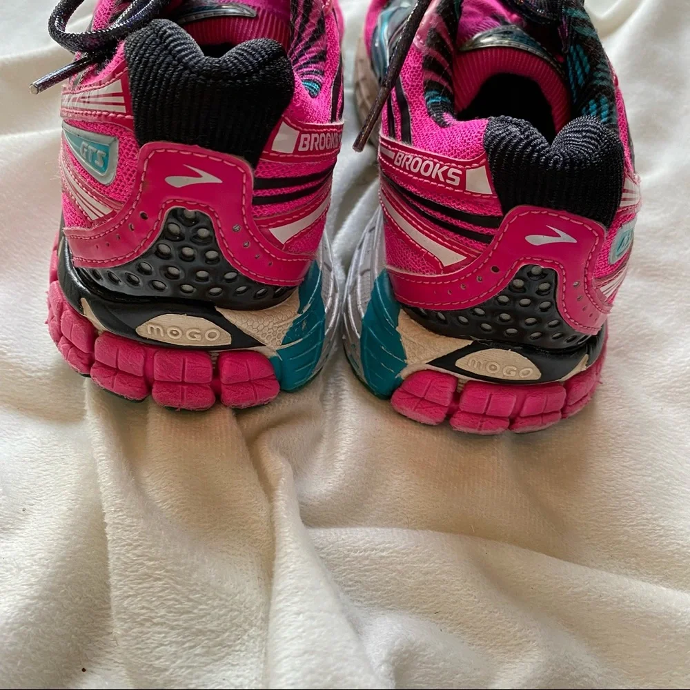 Brooks Adrenaline GTS 14 Pink Running Shoe Sz 7.5 Active Wear Work Out Athletic